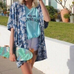 NWOT Natural By Known Supply | Women's Hawaiian Floral Kimono Shrug Size M/L.